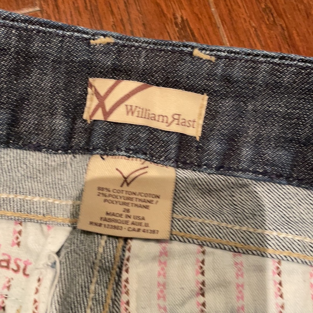 William Rast shorts - Picture 2 of 4